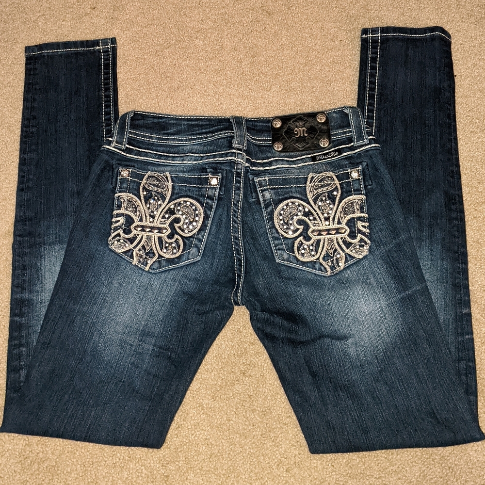Ladies Miss Me Skinny Jeans w/embroidered Fleur de Lis pockets EUC Sz 26